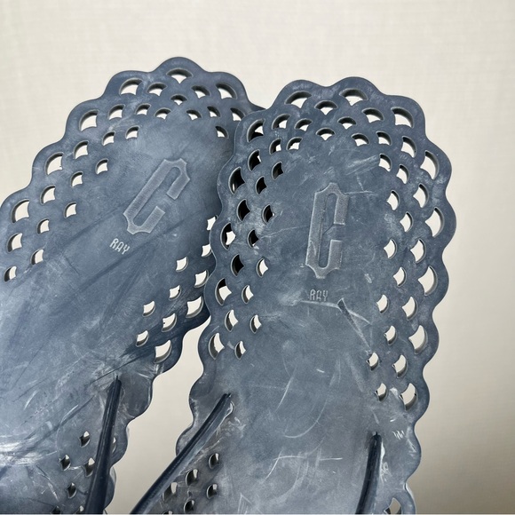 Carlotha Ray | Stylish‎ Navy Scalloped Flip Flops Doily 9-10 - Picture 2 of 5